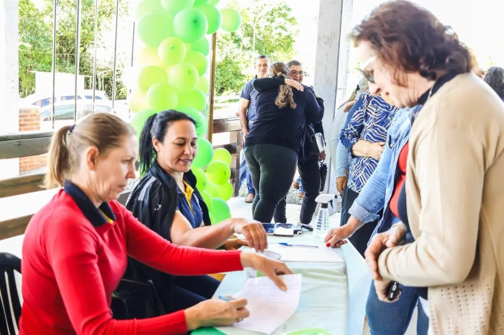 Derrubadas reúne idosos em tarde de confraternização no Bosque Municipal