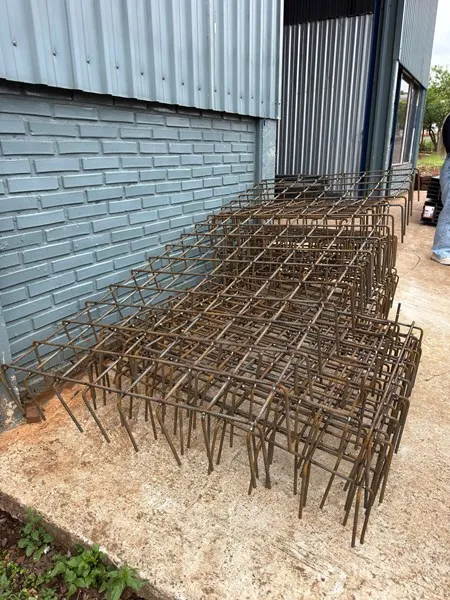 Miraguaí inicia construção da futura Rua Coberta na Praça Germano Eisi Pit