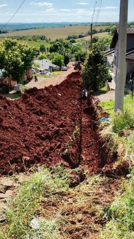 Obras avançam para pavimentação asfáltica no Bairro Braga, em Miraguaí