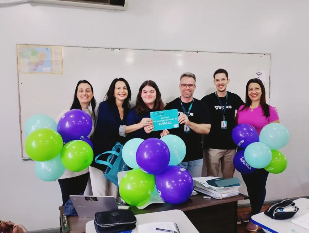 Sicoob Creditapiranga realiza premiação da etapa local do Concurso Cultural 2026 com o tema “Com cooperação, a gente encontra a solução”