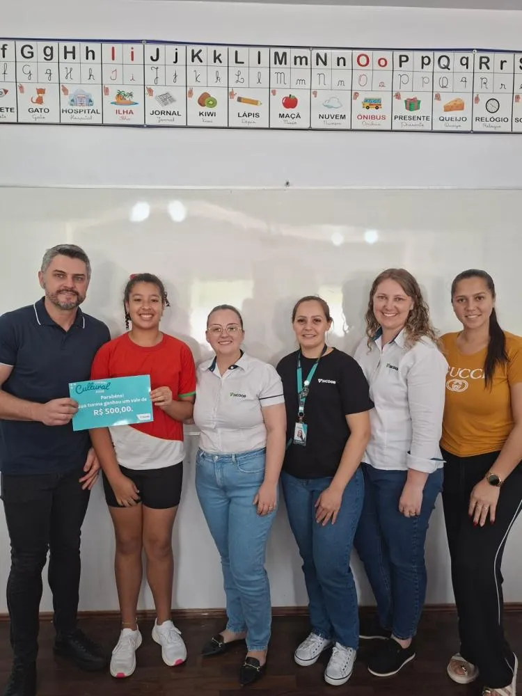 Sicoob Creditapiranga realiza premiação da etapa local do Concurso Cultural 2026 com o tema “Com cooperação, a gente encontra a solução”