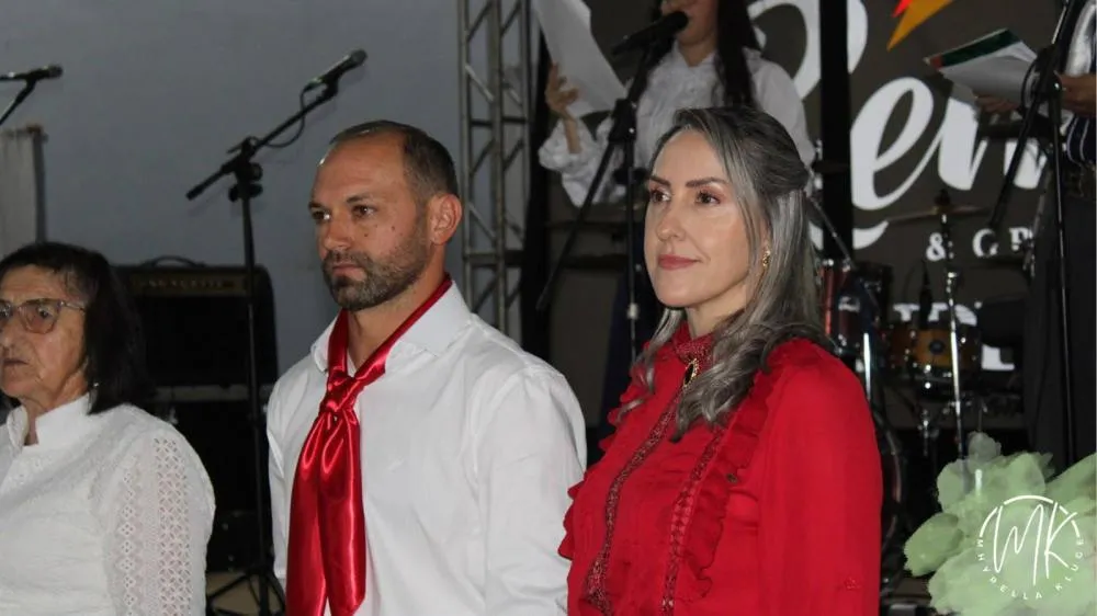 CTG Querência Gaúcha homenageia ex-patrões em fandango