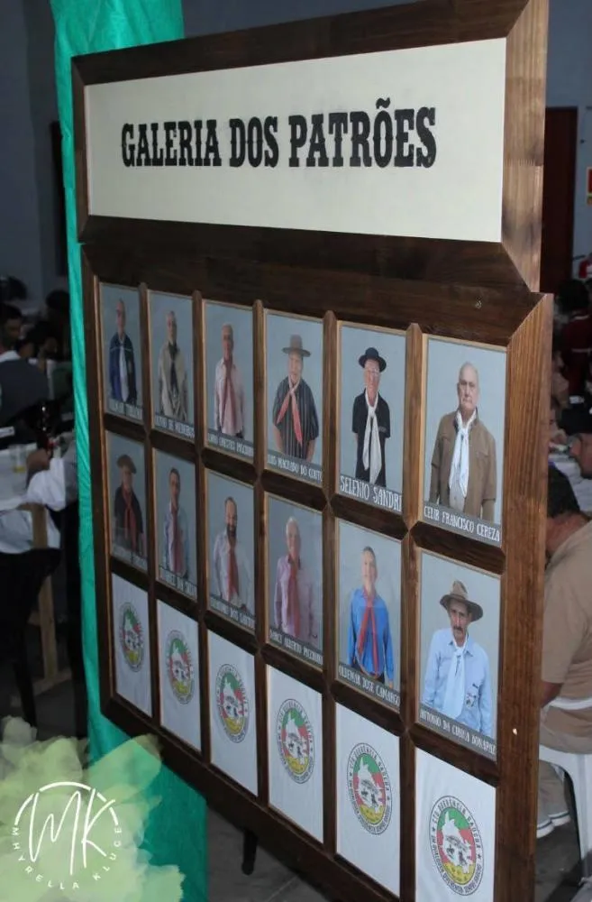 CTG Querência Gaúcha homenageia ex-patrões em fandango