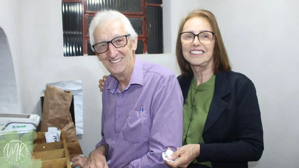 CTG Querência Gaúcha homenageia ex-patrões em fandango