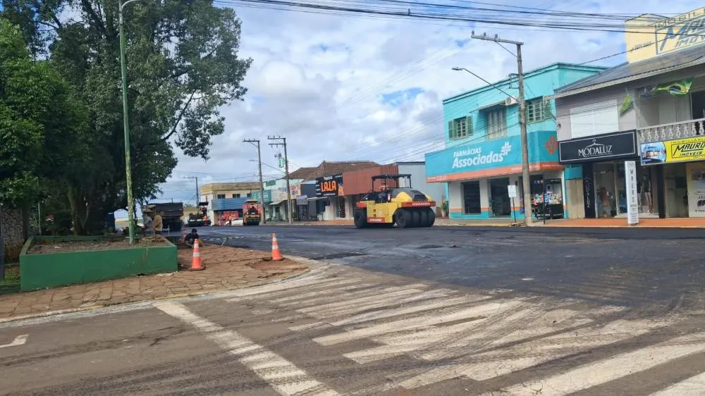 Recapeamento avança no centro de Tenente Portela e praças passarão por reformas