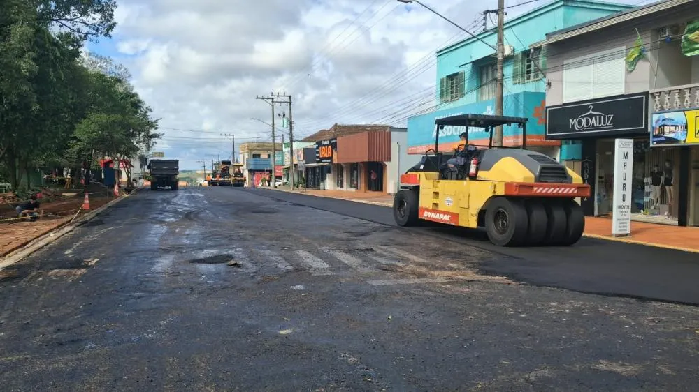 Recapeamento avança no centro de Tenente Portela e praças passarão por reformas