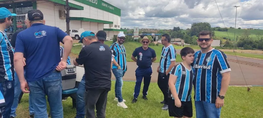 Consulado Gremista reinaugura totem restaurado em Tenente Portela
