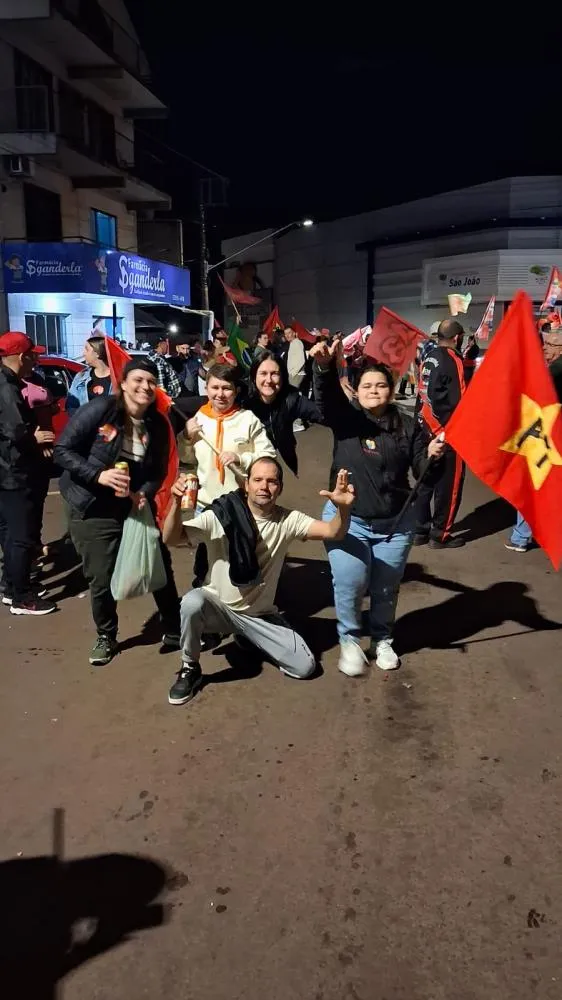 Vitória de Lula mobiliza militância do PT e reúne apoiadores em Tenente Portela