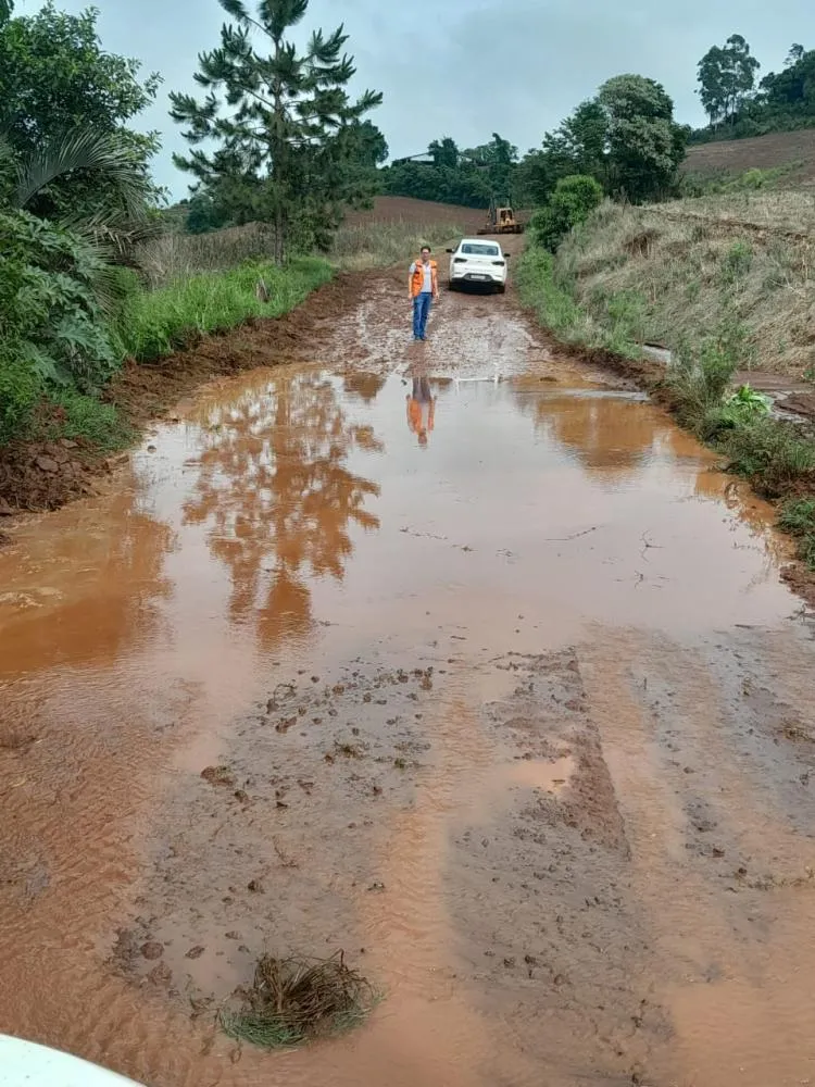 Chuva de mais de 100 mm em menos de 30 min provoca estragos no interior e na cidade