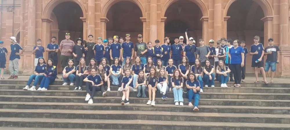 Alunos da EMEF Salto Grande participam de viagem de estudos na Região Missioneira