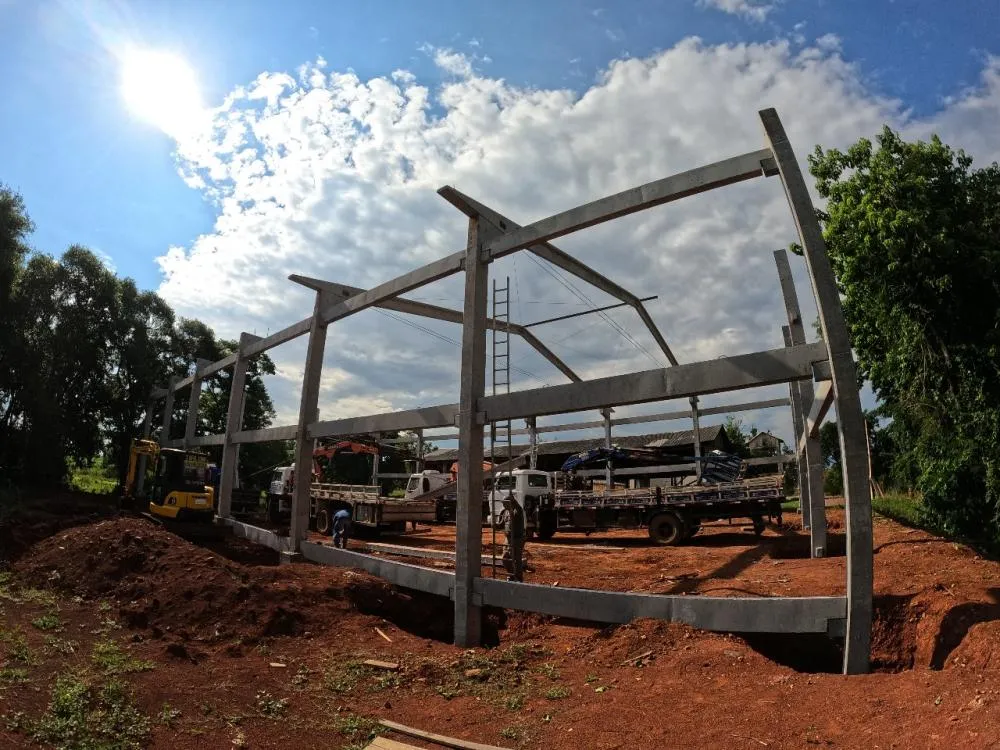  Prefeito Rosemar Sala acompanha o andamento das obras do Ginásio Esportivo em Alto Alegre
