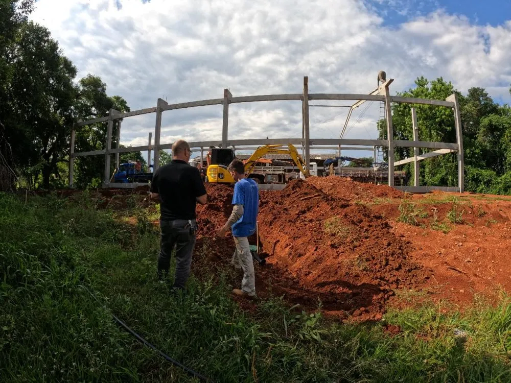  Prefeito Rosemar Sala acompanha o andamento das obras do Ginásio Esportivo em Alto Alegre