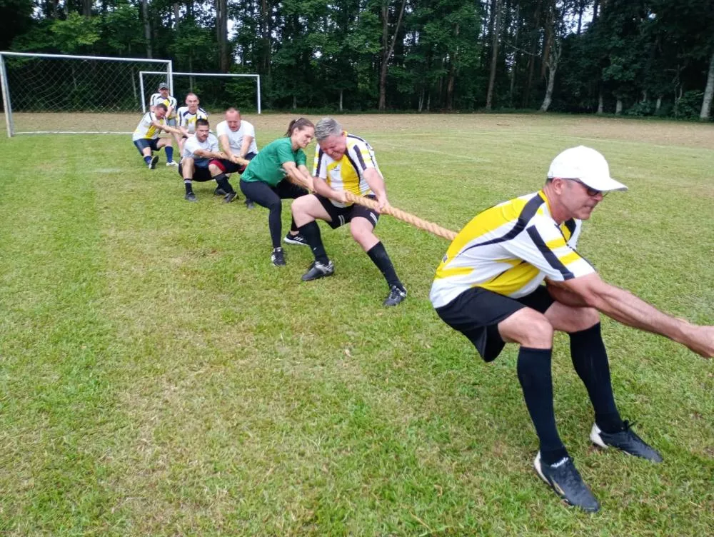  Policiais participaram de jogos de futebol e cabo de guerra / Foto: Efetivo do 7ºBPM