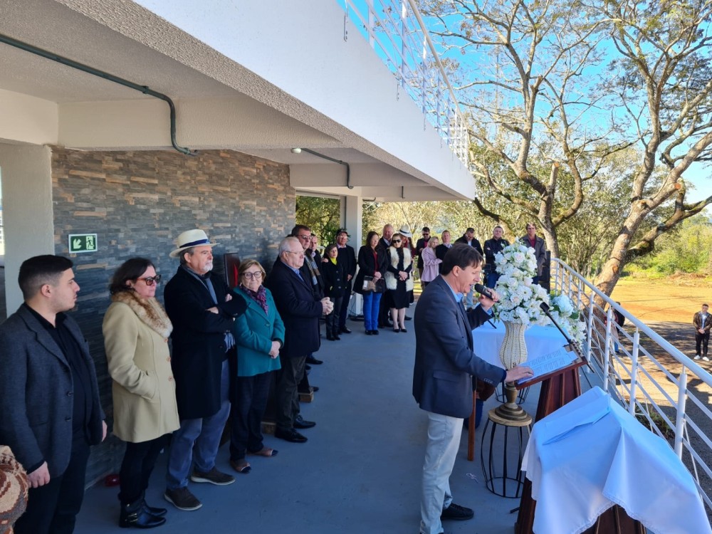 Prefeito da Barra do Guarita disse que foram investidos mais de R$ 600 mil para poder entregar à comunidade regional um local totalmente restruturado e de uma beleza ímpar. Foto divulgação/Amuceleiro