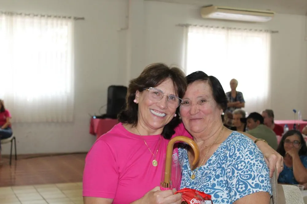 Liga Feminina de Combate ao Câncer confraterniza com seus assistidos