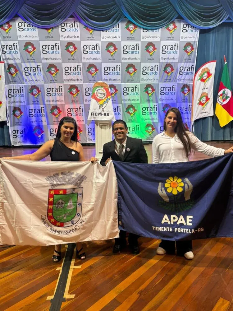 Paratleta da APAE recebe honraria do presidente do Comitê Paraolímpico Brasileiro 