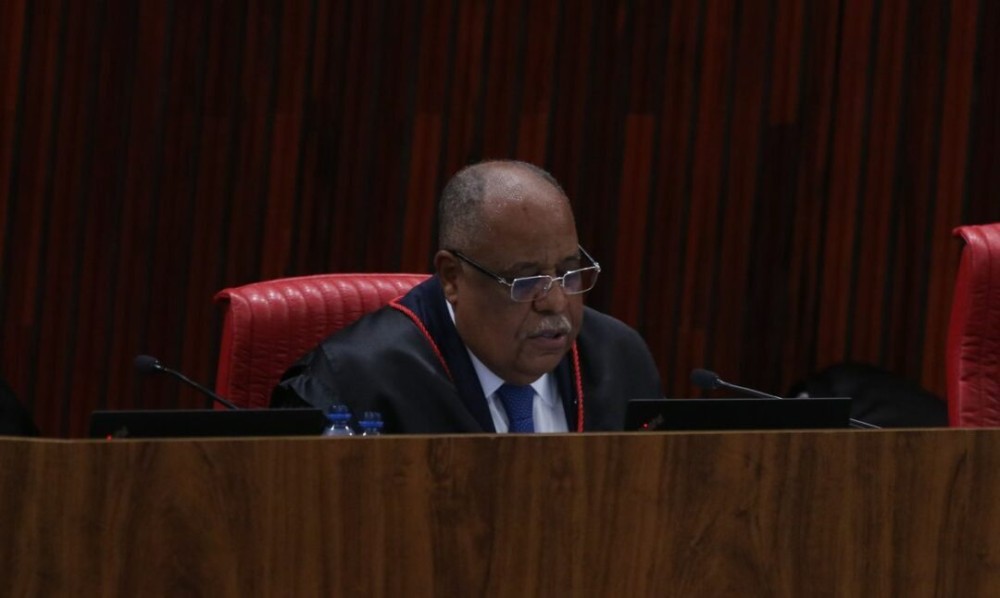 Ministro Benedito Gonçalves abriu o julgamento com um longo voto pedindo a condenação de Bolsonaro | Foto Valter Campanato/Agência Brasil