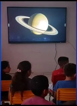 Administração adquire telas interativas para escolas municipais