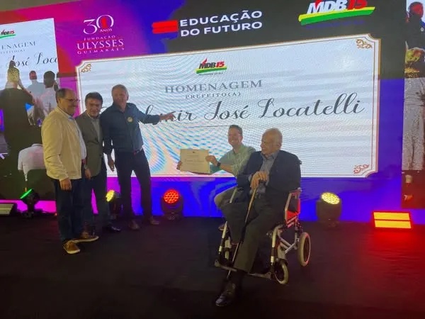Prefeito Locatelli recebe homenagem por seus seis mandatos e trajetória política no MDB