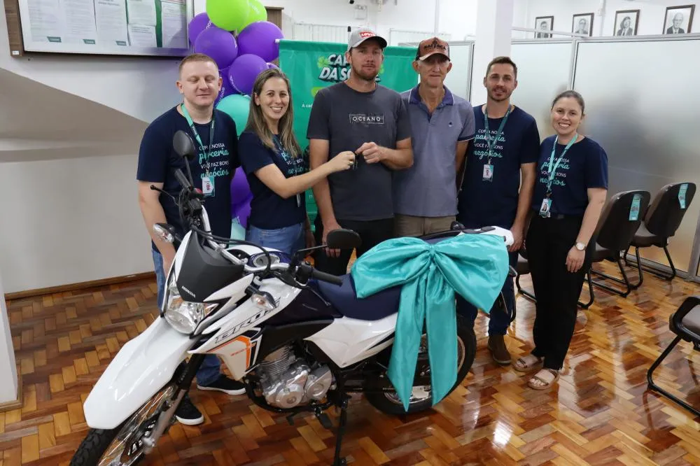 Sicoob Creditapiranga realiza entrega de motocicletas para cooperados contemplados na Promoção Capital da Sorte