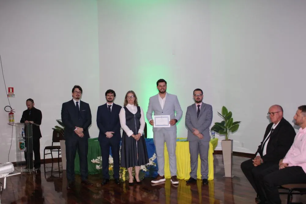 Confira as fotos da diplomação do prefeito e vereadores de Miraguaí