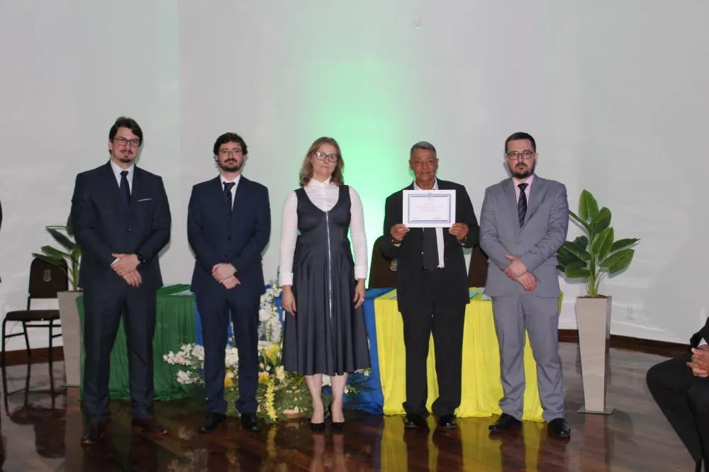 Confira as fotos da diplomação do prefeito e vereadores de Miraguaí