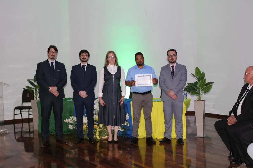 Confira as fotos da diplomação do prefeito e vereadores de Miraguaí