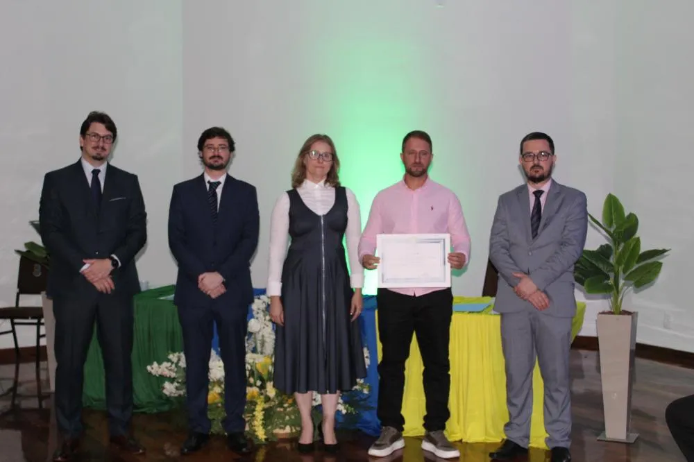 Confira as fotos da diplomação do prefeito e vereadores de Miraguaí