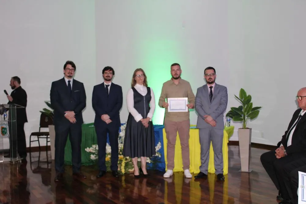 Confira as fotos da diplomação do prefeito e vereadores de Miraguaí