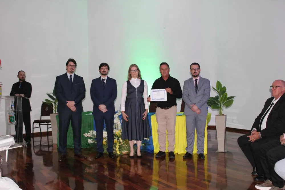 Confira as fotos da diplomação do prefeito e vereadores de Miraguaí