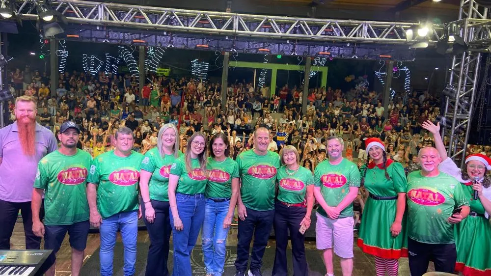 Chegada do Papai Noel marcou os festejos natalinos