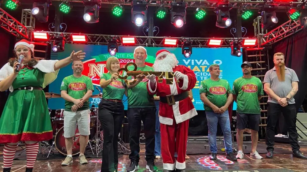 Chegada do Papai Noel marcou os festejos natalinos
