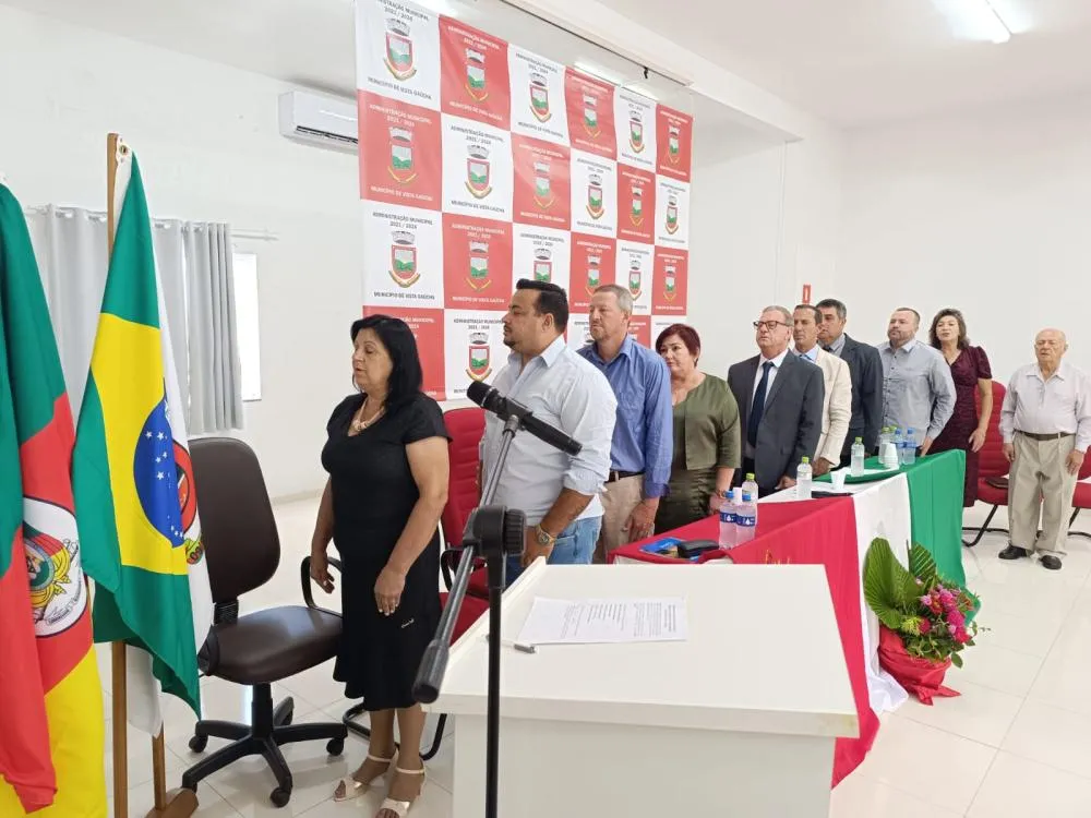 Posse de vereadores, prefeito e vice-prefeito marca o 1º dia de 2025