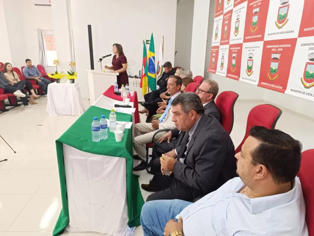 Posse de vereadores, prefeito e vice-prefeito marca o 1º dia de 2025