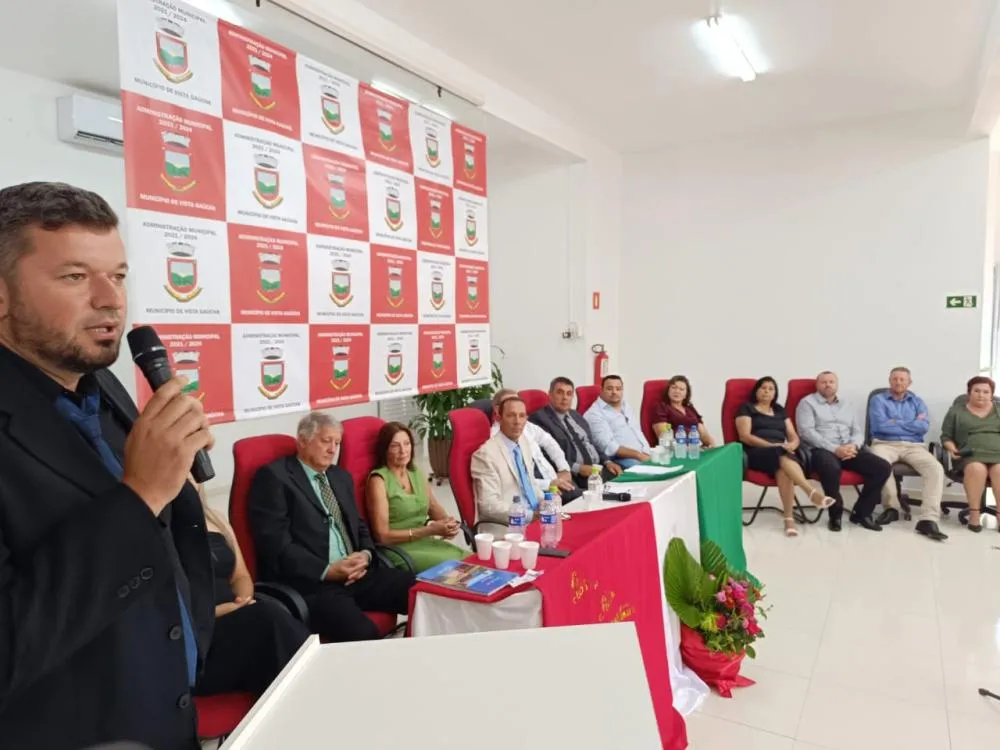 Posse de vereadores, prefeito e vice-prefeito marca o 1º dia de 2025