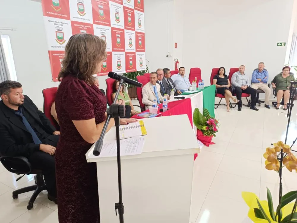 Posse de vereadores, prefeito e vice-prefeito marca o 1º dia de 2025