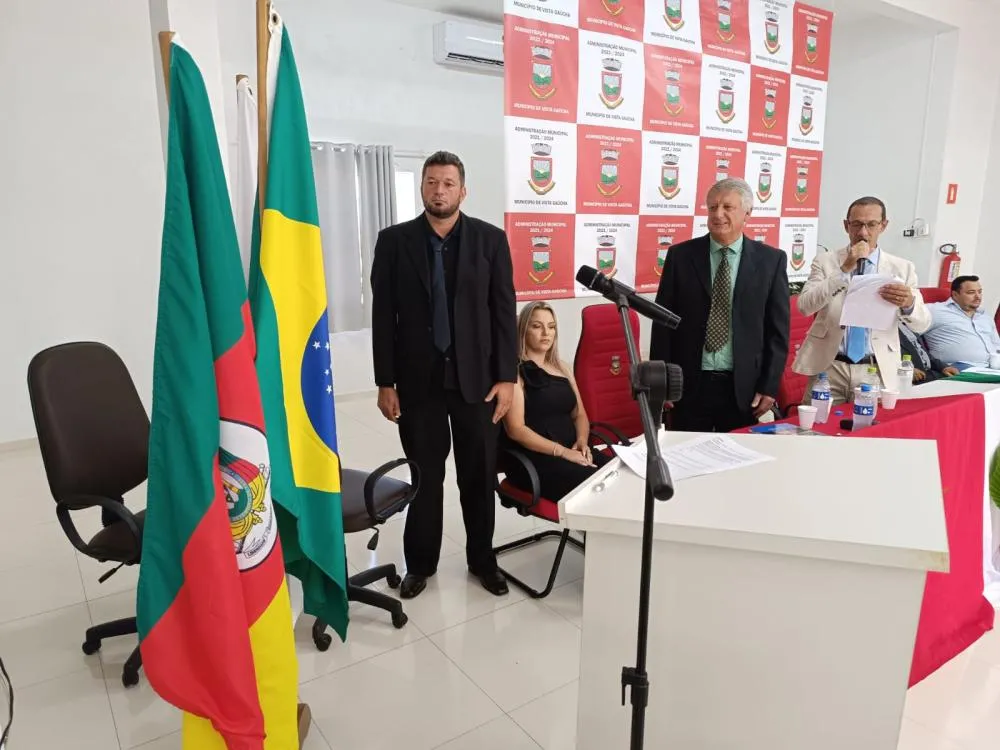 Posse de vereadores, prefeito e vice-prefeito marca o 1º dia de 2025