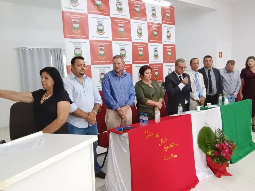 Posse de vereadores, prefeito e vice-prefeito marca o 1º dia de 2025