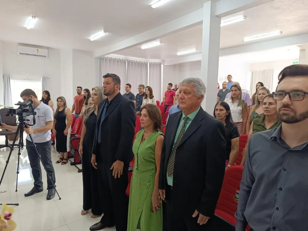 Posse de vereadores, prefeito e vice-prefeito marca o 1º dia de 2025