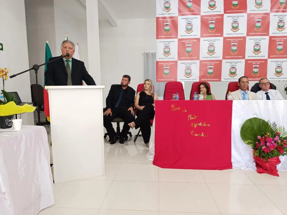 Posse de vereadores, prefeito e vice-prefeito marca o 1º dia de 2025