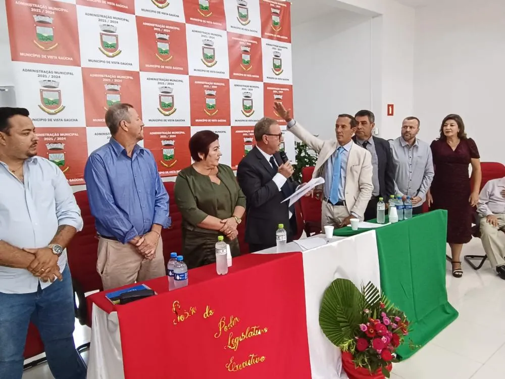 Posse de vereadores, prefeito e vice-prefeito marca o 1º dia de 2025