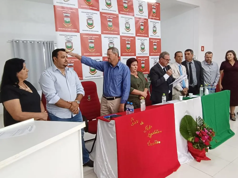 Posse de vereadores, prefeito e vice-prefeito marca o 1º dia de 2025