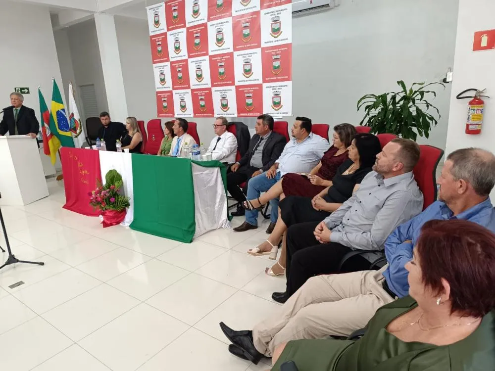 Posse de vereadores, prefeito e vice-prefeito marca o 1º dia de 2025
