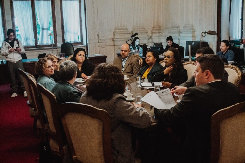 Funcionárias de escola se reuniram com representantes do governo na Casa Civil | Foto: Christofer Dalla Lana