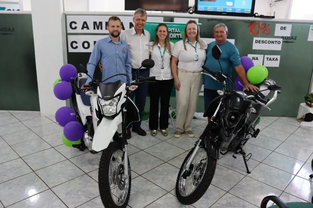  Sicoob Creditapiranga entrega carro e motos 0 km a sorteados da Promoção Capital da Sorte