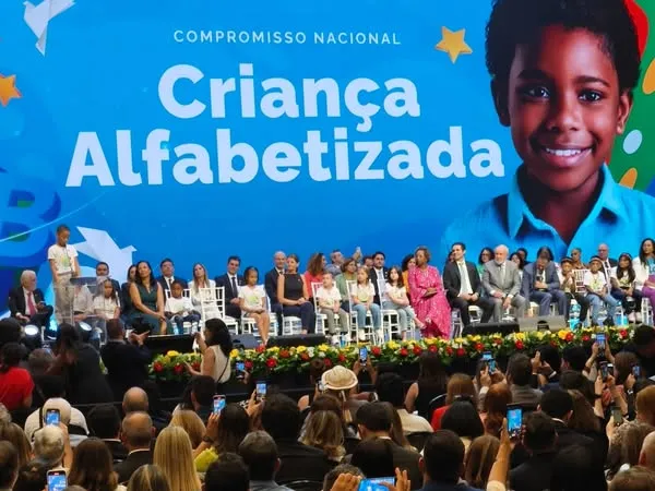 Município recebe selo ouro do MEC por excelência na alfabetização infantil