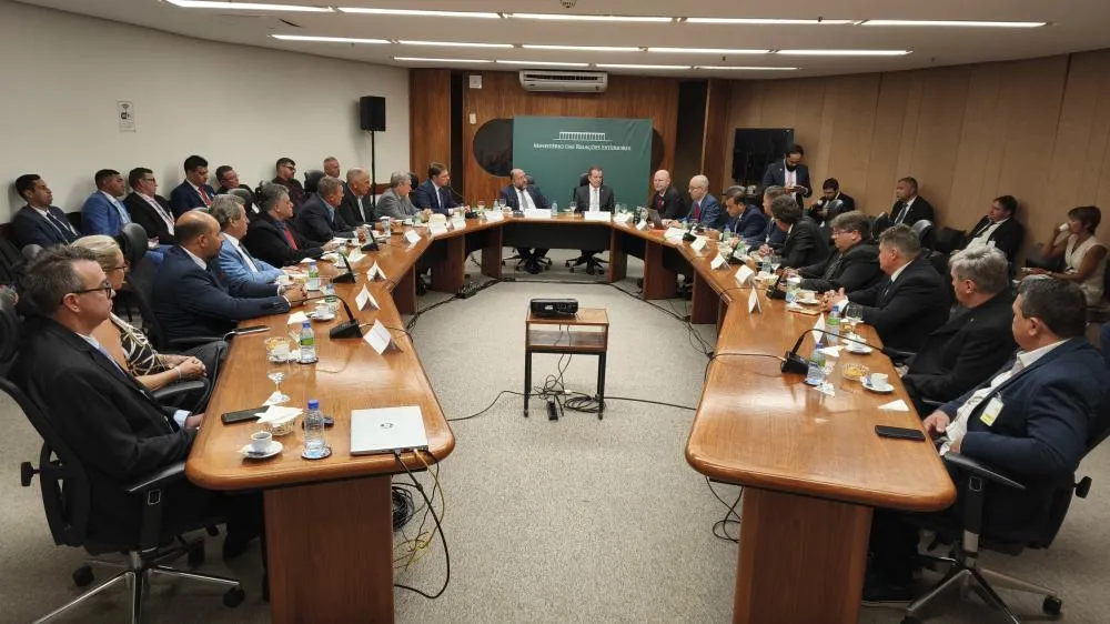 Autoridades Brasileiras e Argentinas discutem construção de ponte Internacional no Palácio Itamaraty