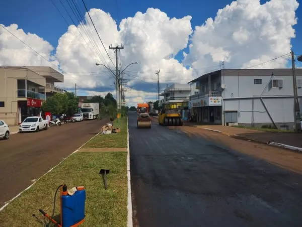 Recapeamento da ERS-330 avança pelo centro da cidade