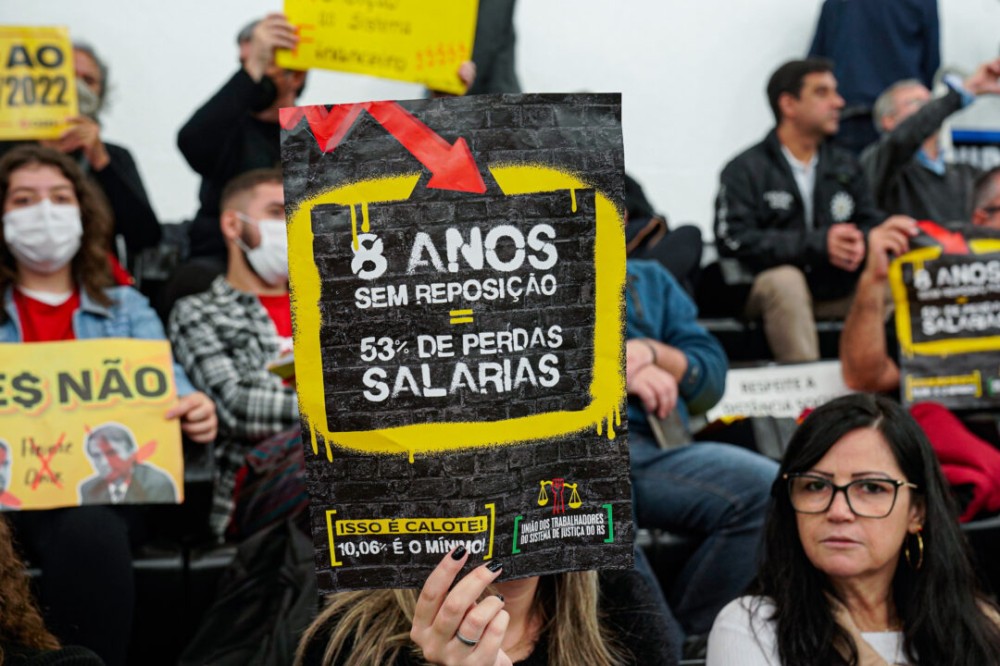 Servidores protestam contra proposta de reajuste do governo estadual em 2022 | Foto: Joel Vargas