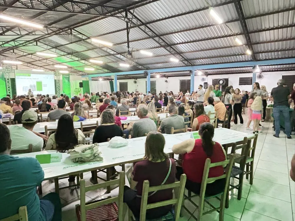 Assembleia da Sicredi Raízes lota clube da Terceira Idade em Miraguaí